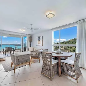  Apartment Three B Airlie 2 Bedroom Unit Seaviews & Pool Australia